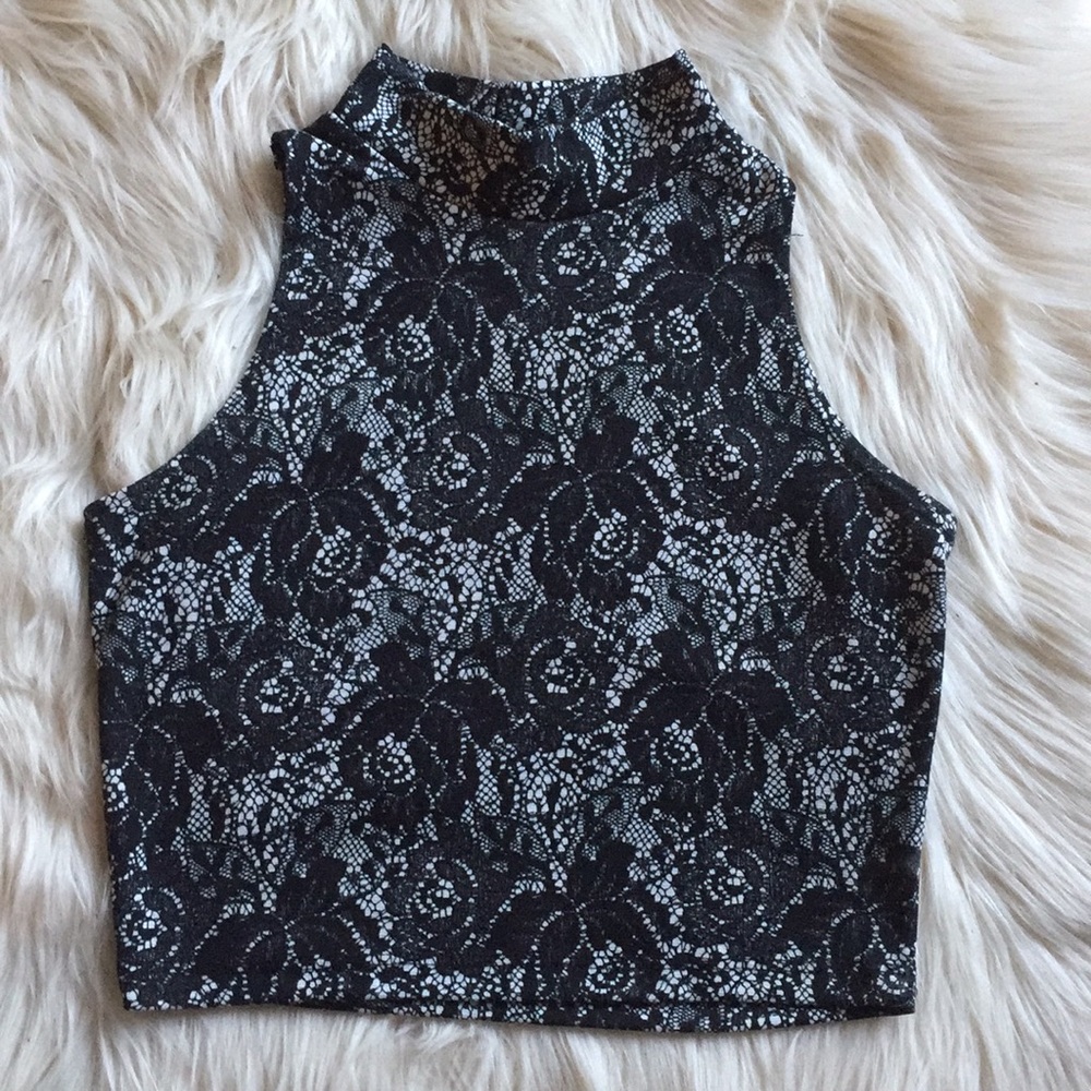 Lace printed crop top